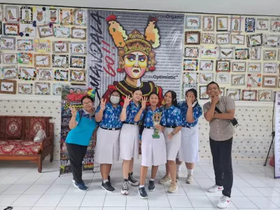 Juara 3 Kategori Siswa SMA Lomba Wajah Plastik Se-Bali