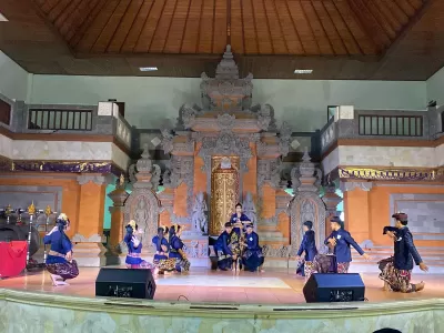 Penampilan FinalisTeruna Bagus Teruni Jegeg Smandas 2024